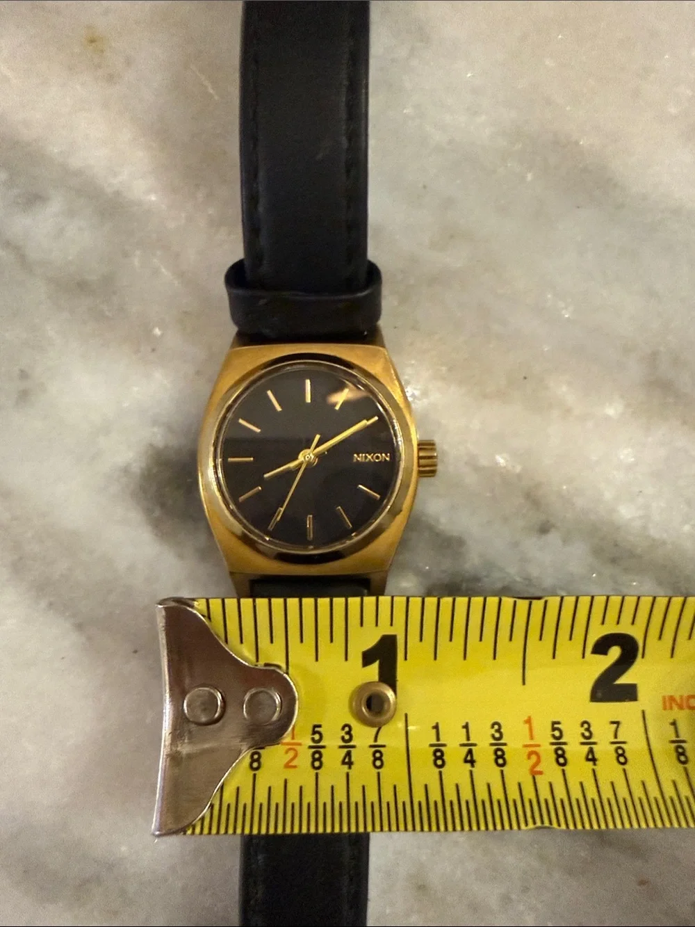 Vintage Nixon Smart Time Teller Gold Case Black Dial Leather Strap Watch